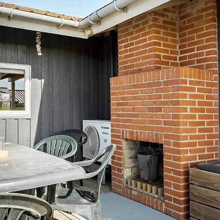 度假居 Vejlby Klit Harboore V *